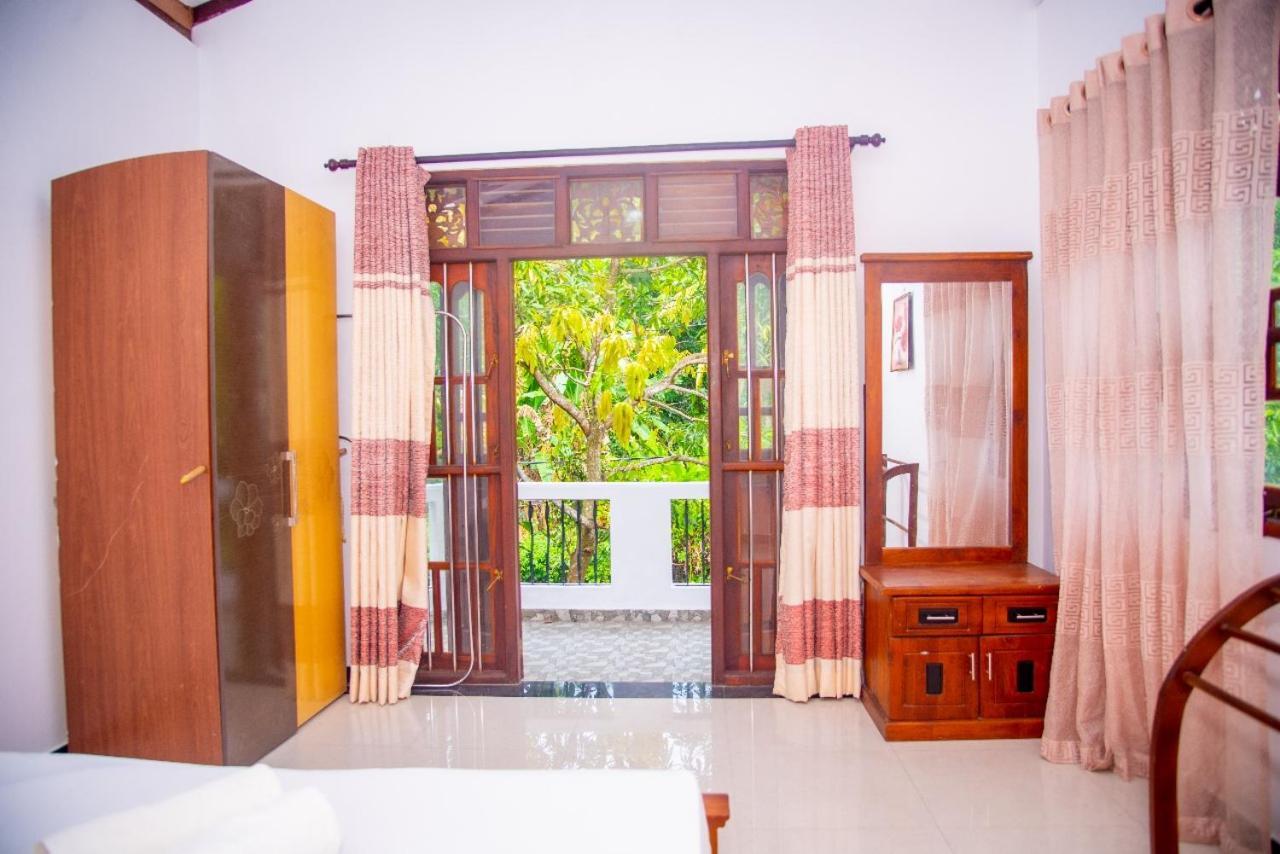 Villa Aanya Hikkaduwa Extérieur photo